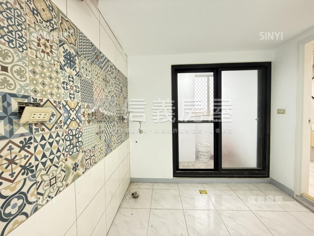 永康明亮採光三房平車房屋室內格局與周邊環境