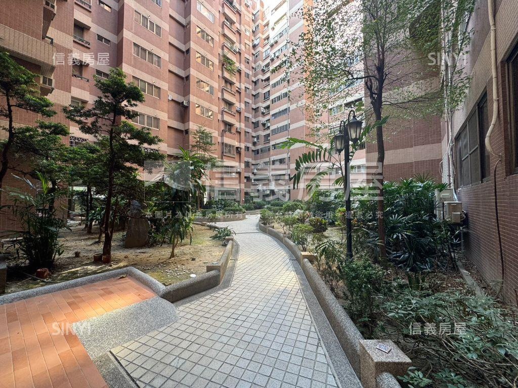 近大墩國小高樓兩房附車位房屋室內格局與周邊環境