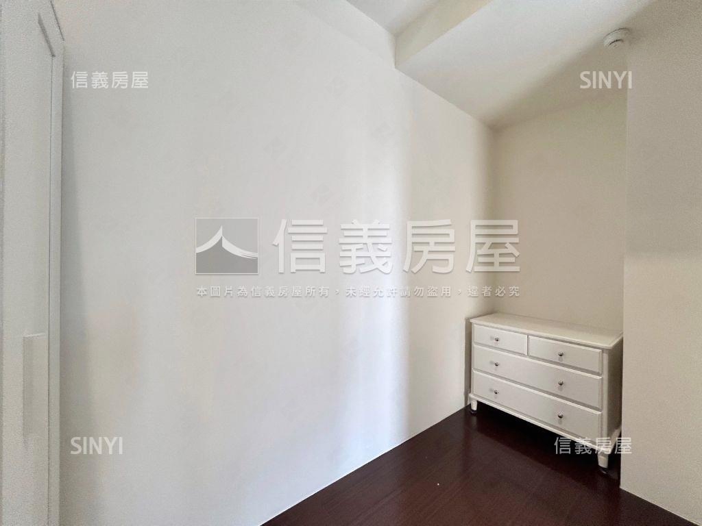 超美工業風世界島房屋室內格局與周邊環境