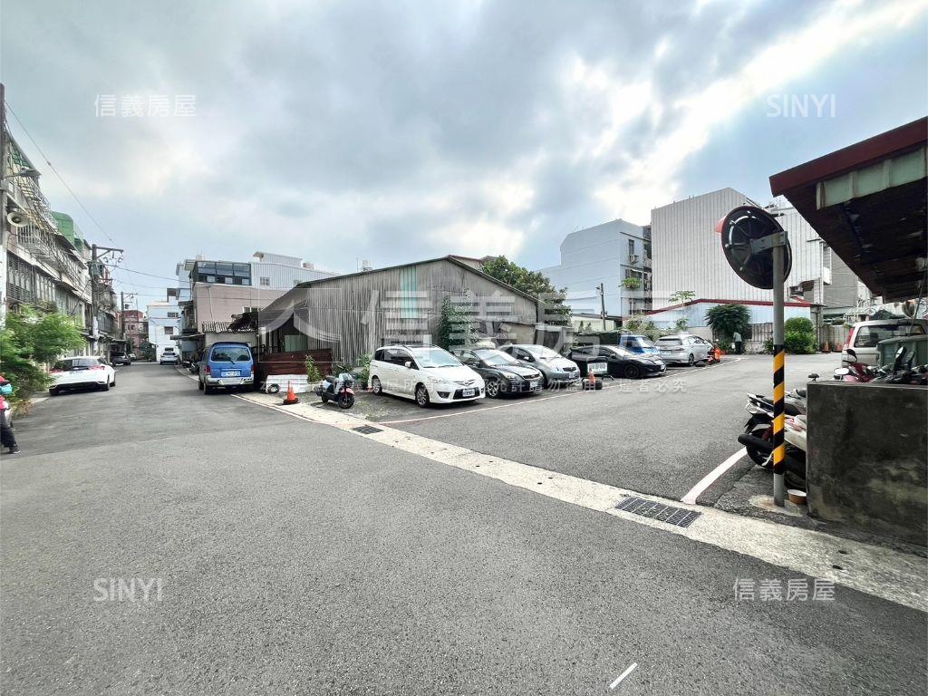 稀有公寓一樓有車位房屋室內格局與周邊環境