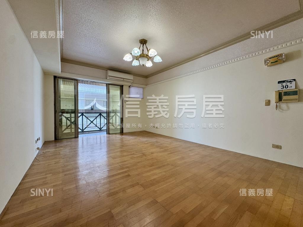 巨蛋全誠遠見麗景高樓三房房屋室內格局與周邊環境