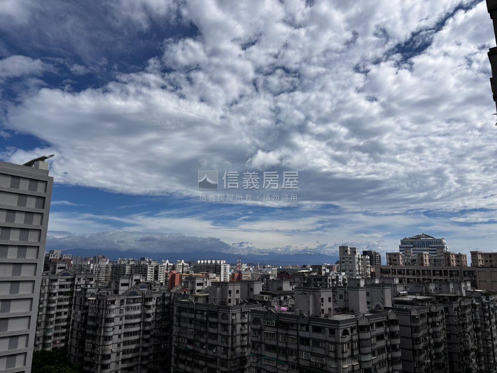 專任Ａ９未來市高樓４房房屋室內格局與周邊環境