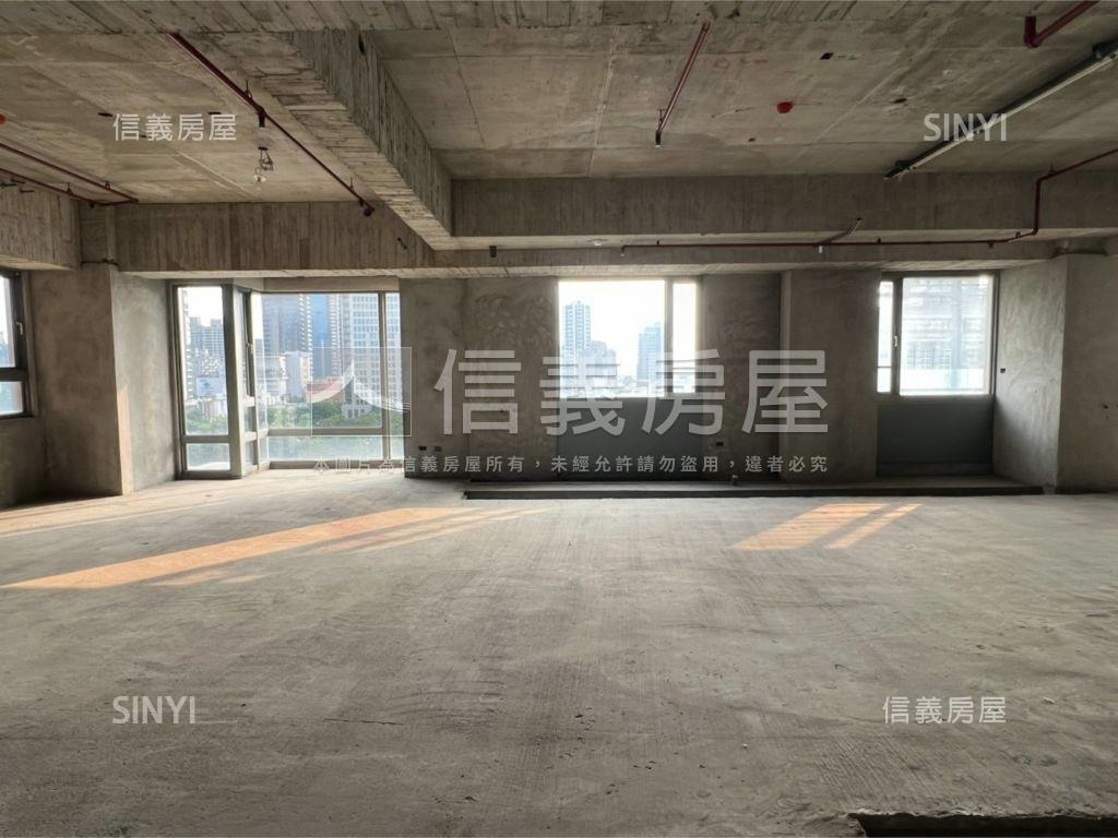 鄉林皇居看秋紅谷附雙平車房屋室內格局與周邊環境