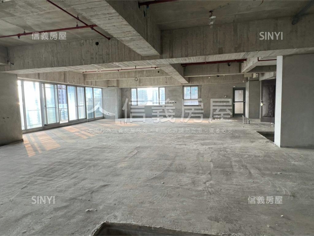 鄉林皇居看秋紅谷附雙平車房屋室內格局與周邊環境