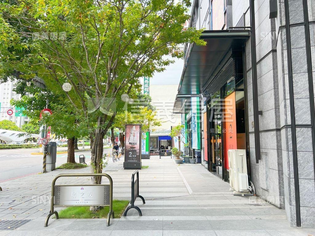 鄉林皇居看秋紅谷附雙平車房屋室內格局與周邊環境