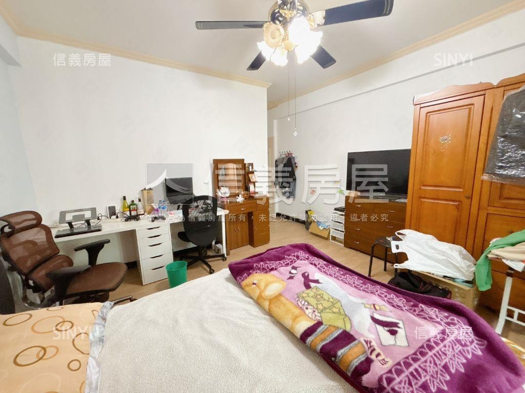 稀有！新光學區臨路透天房屋室內格局與周邊環境