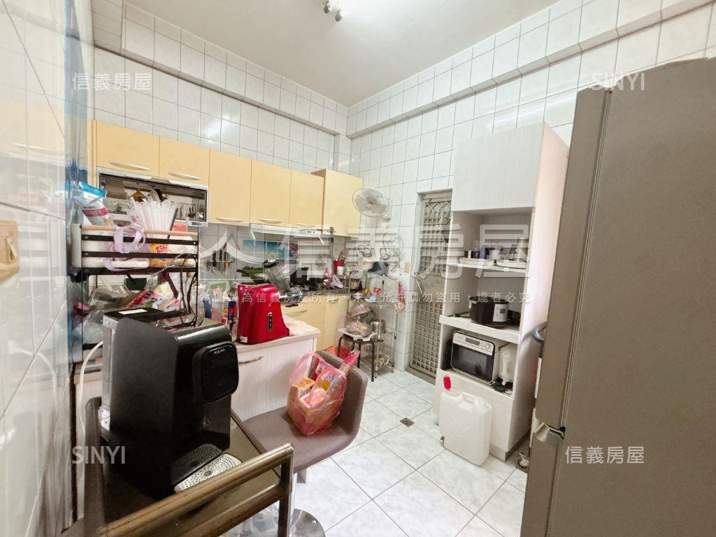 稀有！新光學區臨路透天房屋室內格局與周邊環境