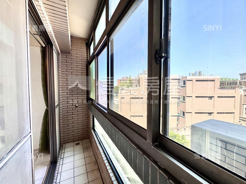 昌益帝景次頂樓三房雙車位房屋室內格局與周邊環境