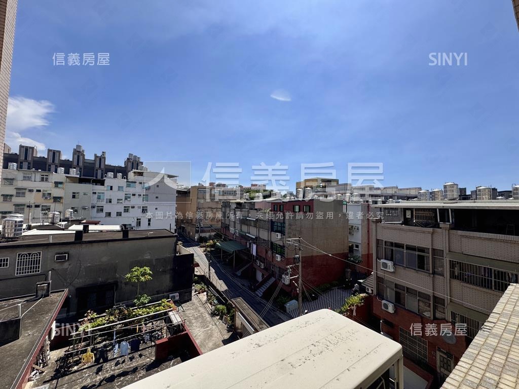 昌益帝景次頂樓三房雙車位房屋室內格局與周邊環境