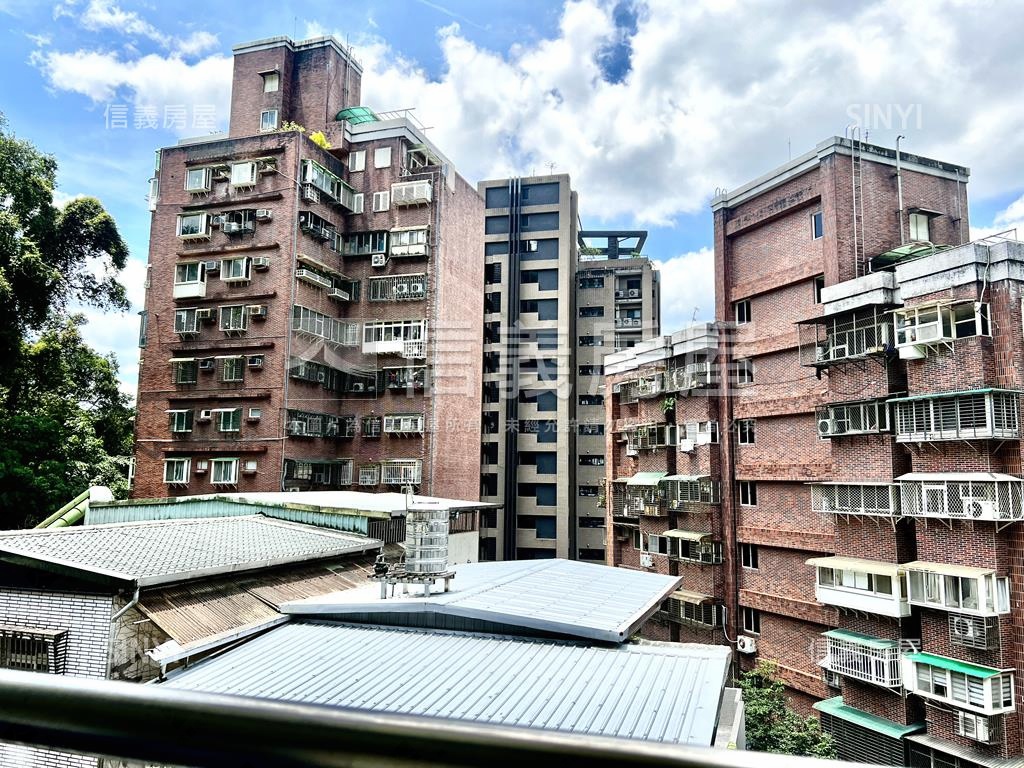 世新大學旁享退收益入財屋房屋室內格局與周邊環境