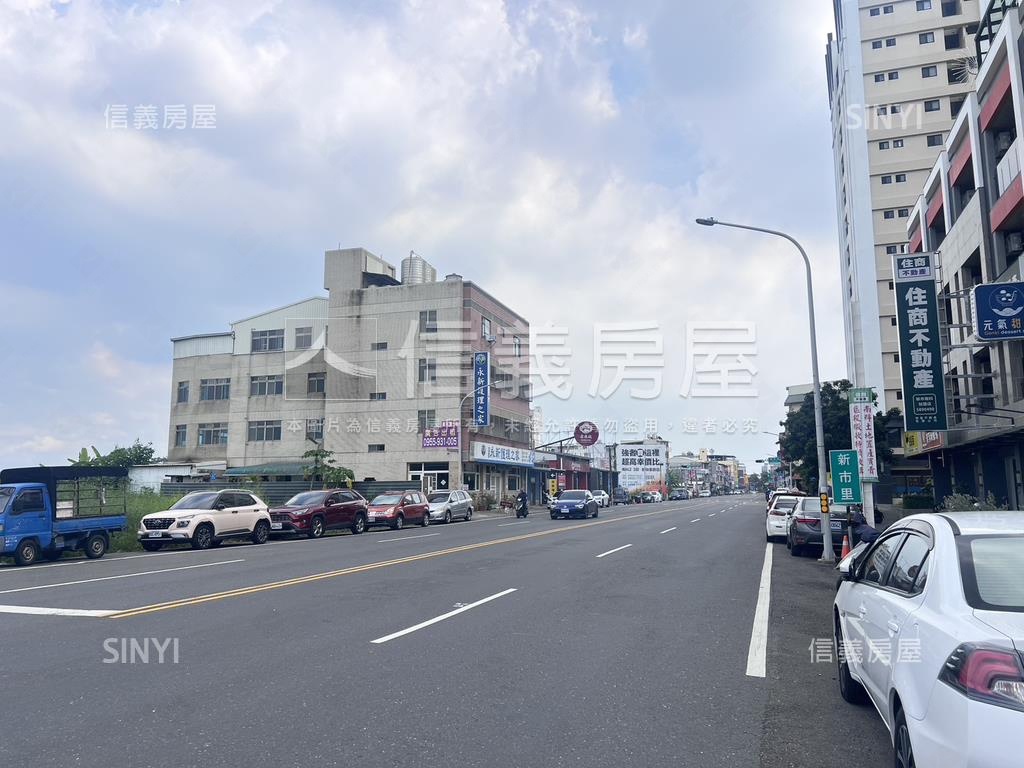世界南科Ａ三房平車房屋室內格局與周邊環境