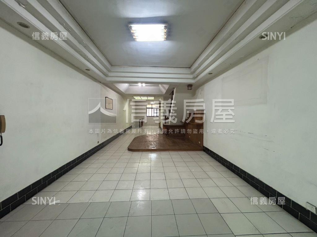 近綠園道大地坪稀有透天房屋室內格局與周邊環境