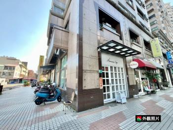 東區｜中華東路角窗招財店