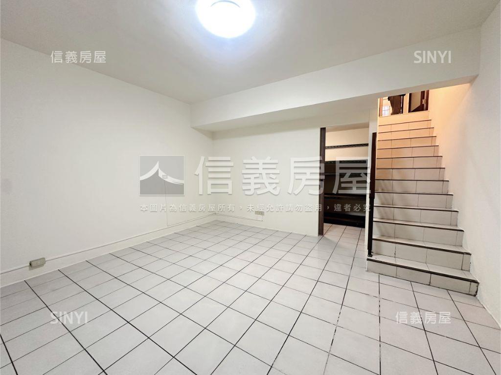 專任委託龍山透天房屋室內格局與周邊環境