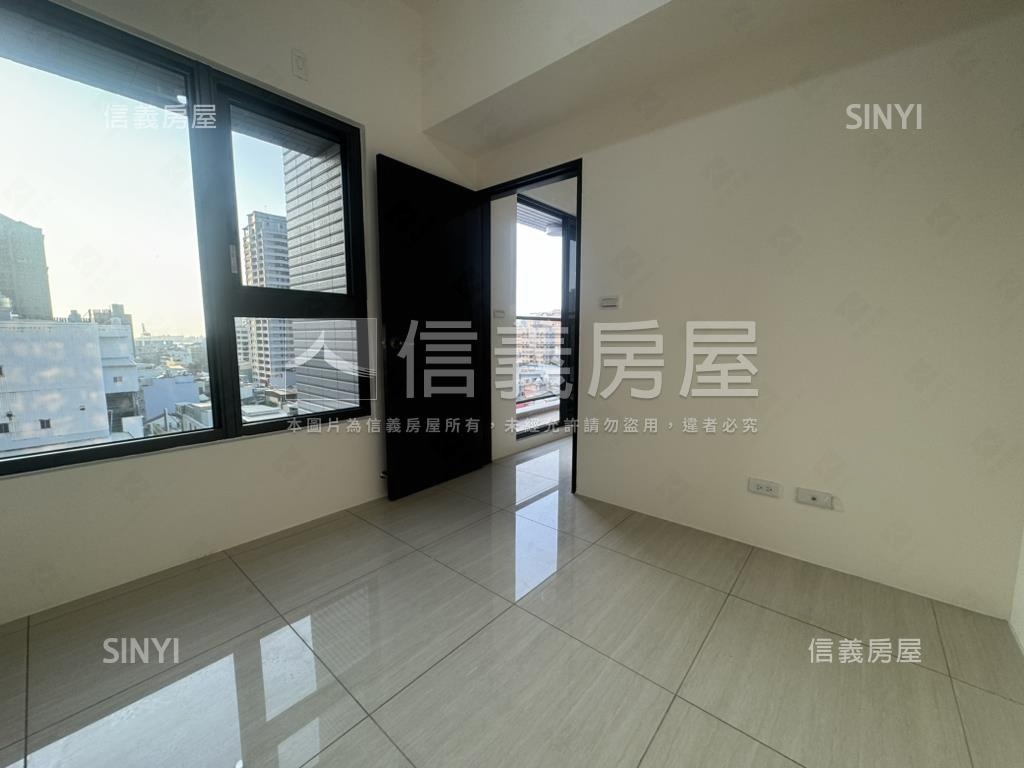 星玥灣海景３房平移車位房屋室內格局與周邊環境