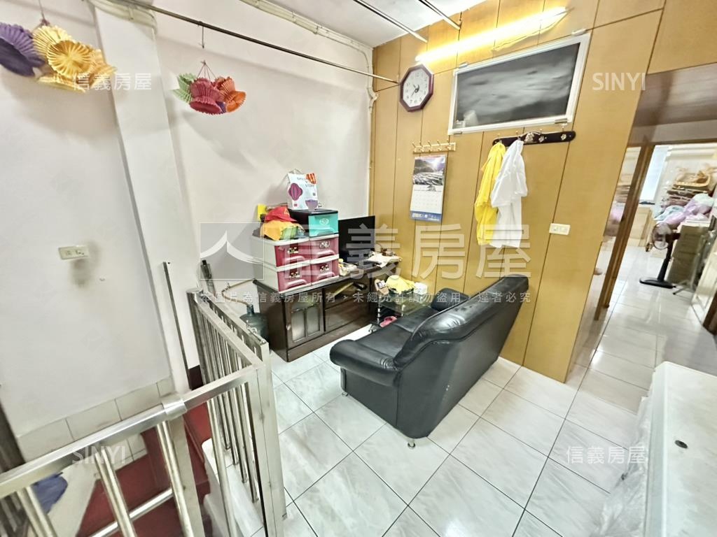 新生街稀有*一二樓店面房屋室內格局與周邊環境