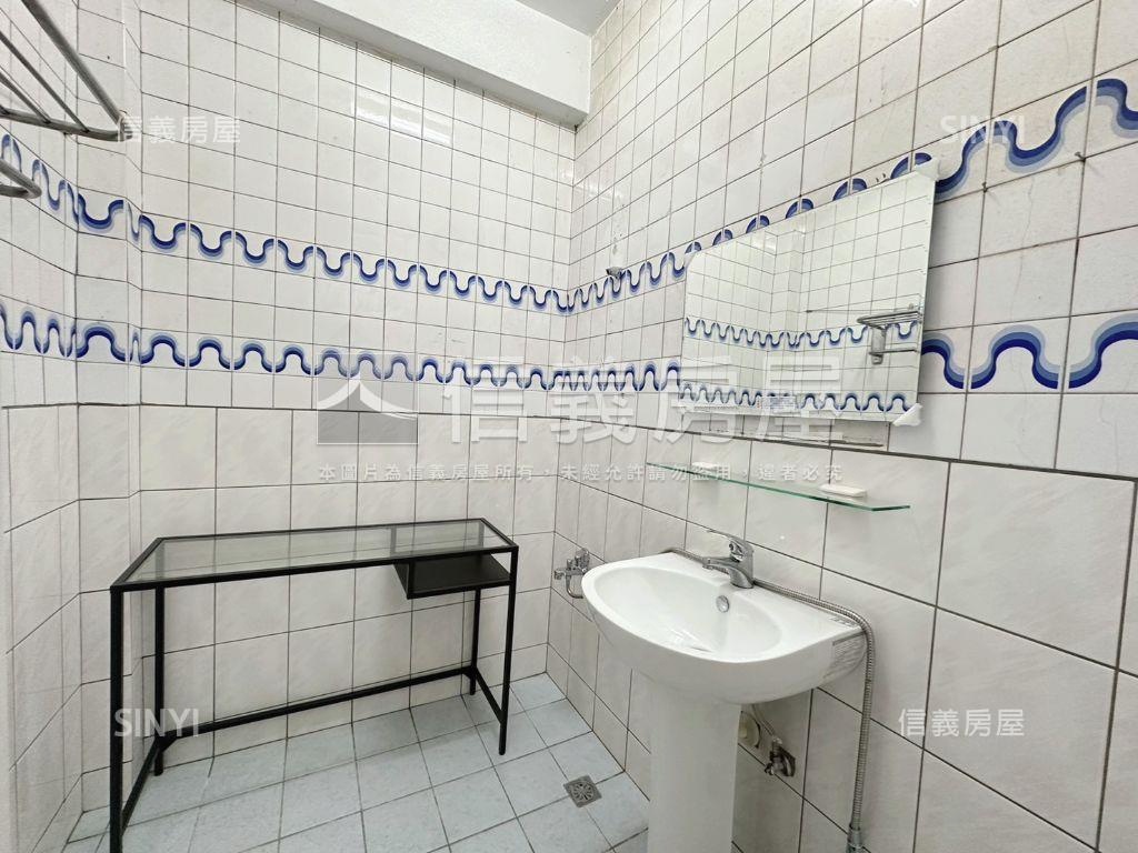 近文華高中捷運站一樓店面房屋室內格局與周邊環境