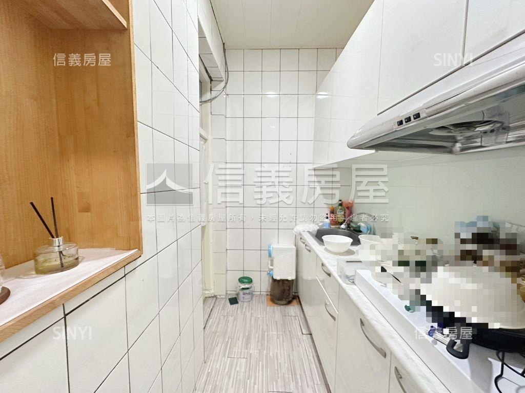 近文華高中捷運站一樓店面房屋室內格局與周邊環境