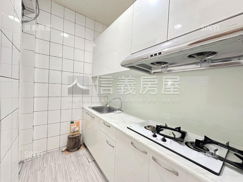 近文華高中捷運站一樓店面房屋室內格局與周邊環境