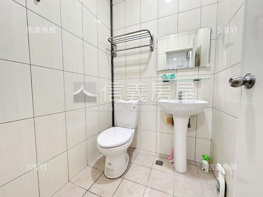 近文華高中捷運站一樓店面房屋室內格局與周邊環境