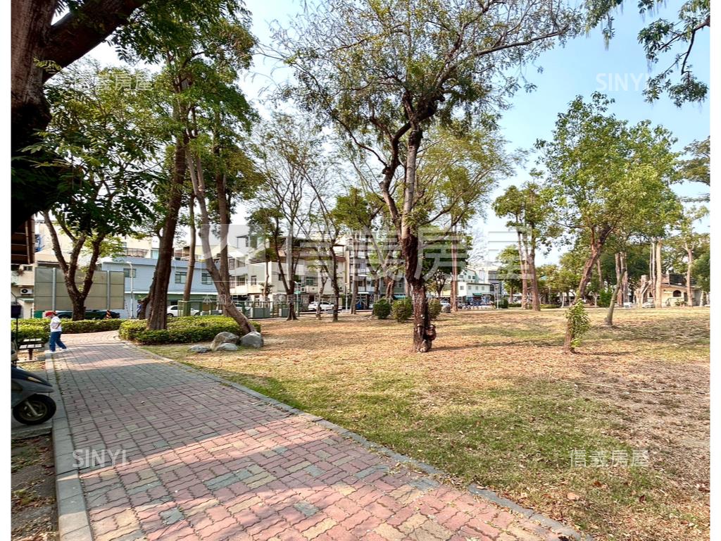 草衙道公園成家美墅房屋室內格局與周邊環境