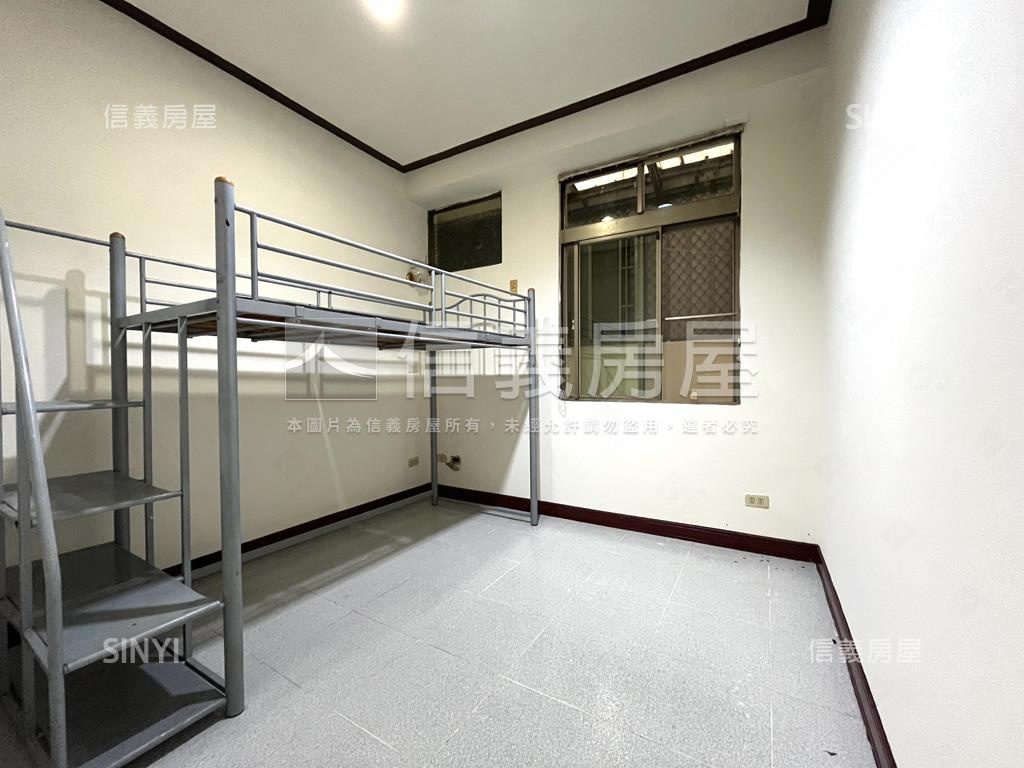 近法院華平特區三房車位房屋室內格局與周邊環境