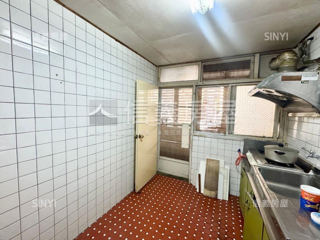 ＮＥＷ青田街黃金２樓３房房屋室內格局與周邊環境