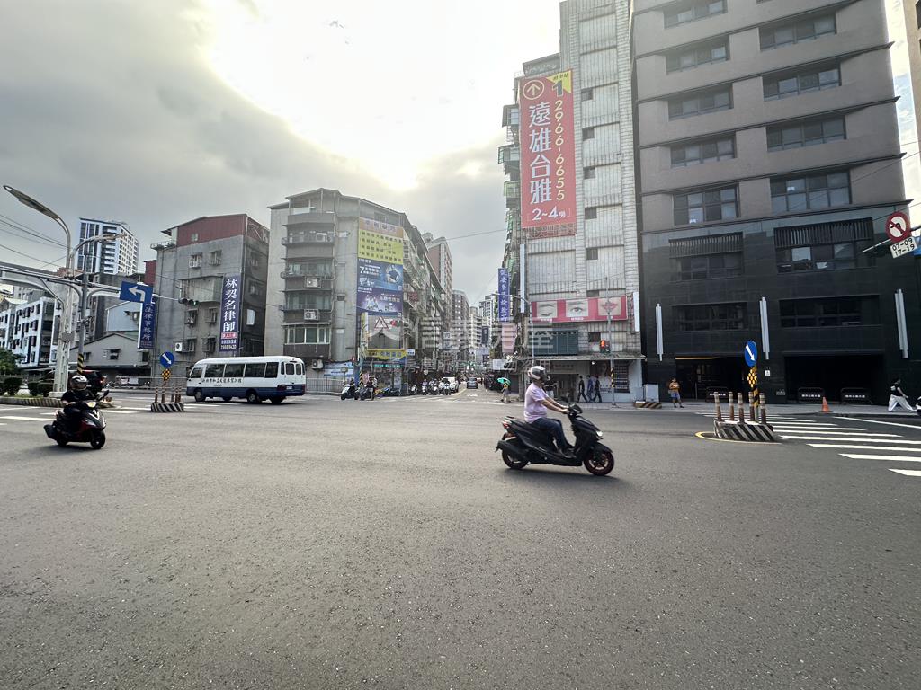 府中捷運高樓車位房屋室內格局與周邊環境