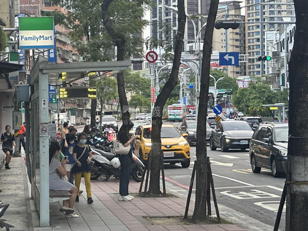 府中捷運高樓車位房屋室內格局與周邊環境