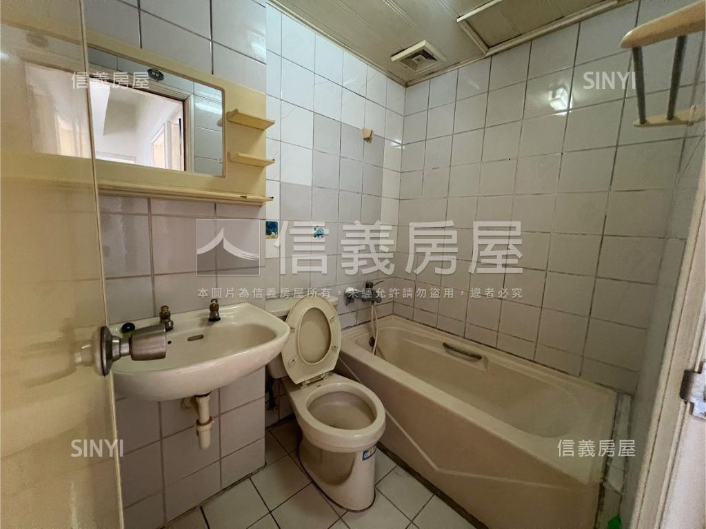 低總價龍鳳世家三房珍藏宅房屋室內格局與周邊環境