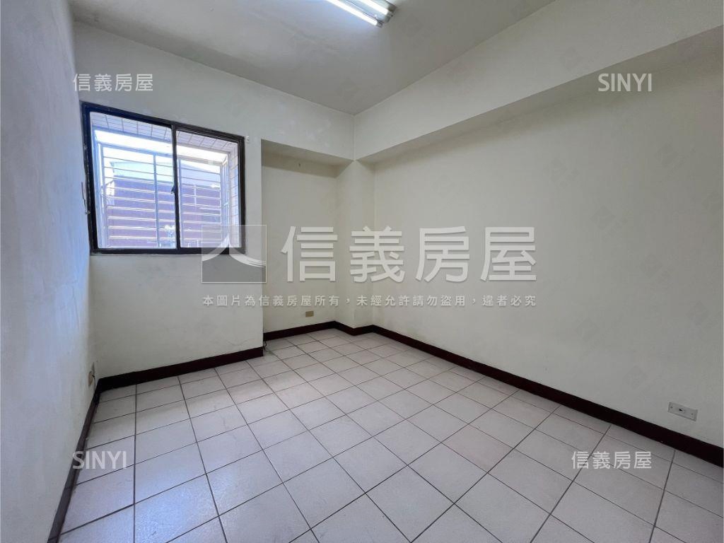 低總價龍鳳世家三房珍藏宅房屋室內格局與周邊環境