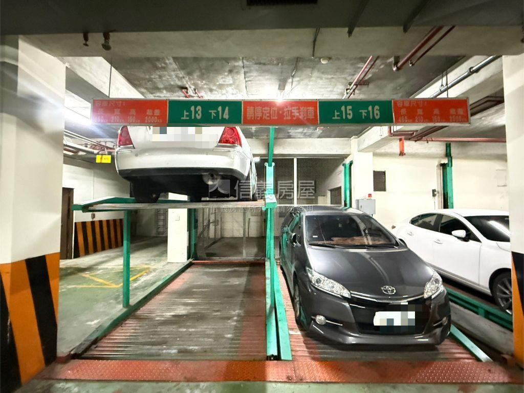 近文華高中捷運三房車位房屋室內格局與周邊環境