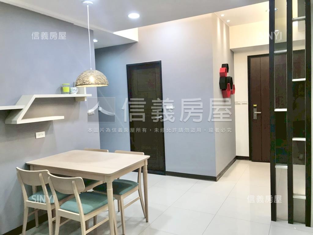 專任合康雲極兩房車位房屋室內格局與周邊環境