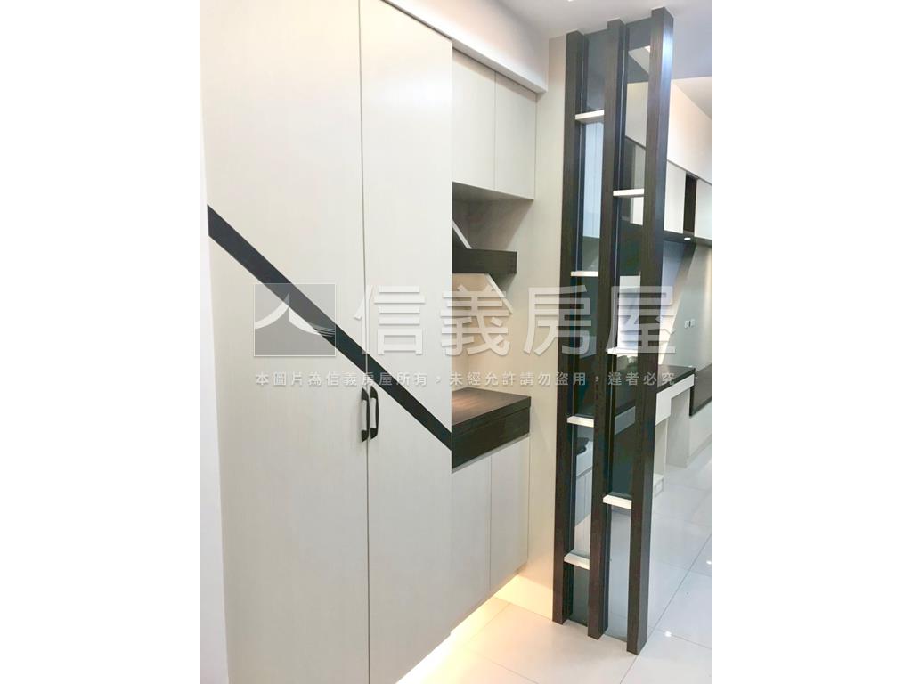 專任合康雲極兩房車位房屋室內格局與周邊環境