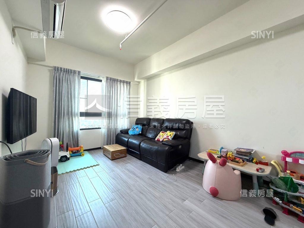 皇龍山見晴｜次頂樓２房房屋室內格局與周邊環境