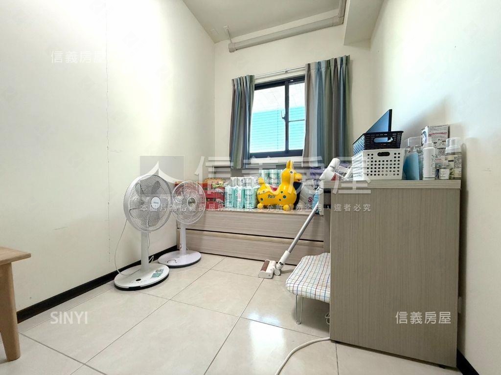皇龍山見晴｜次頂樓２房房屋室內格局與周邊環境