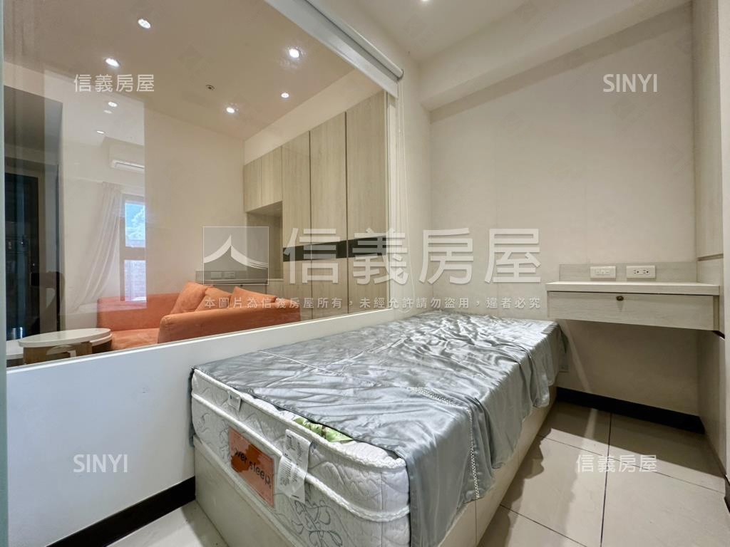 超級花園華麗兩房車位房屋室內格局與周邊環境