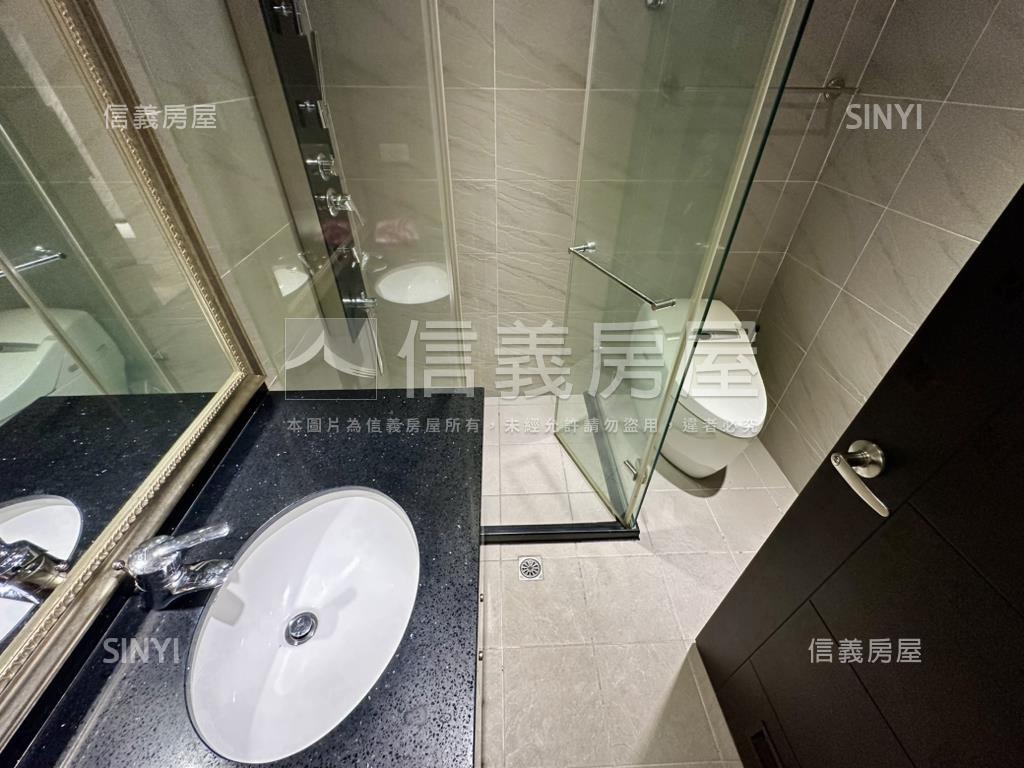超級花園華麗兩房車位房屋室內格局與周邊環境