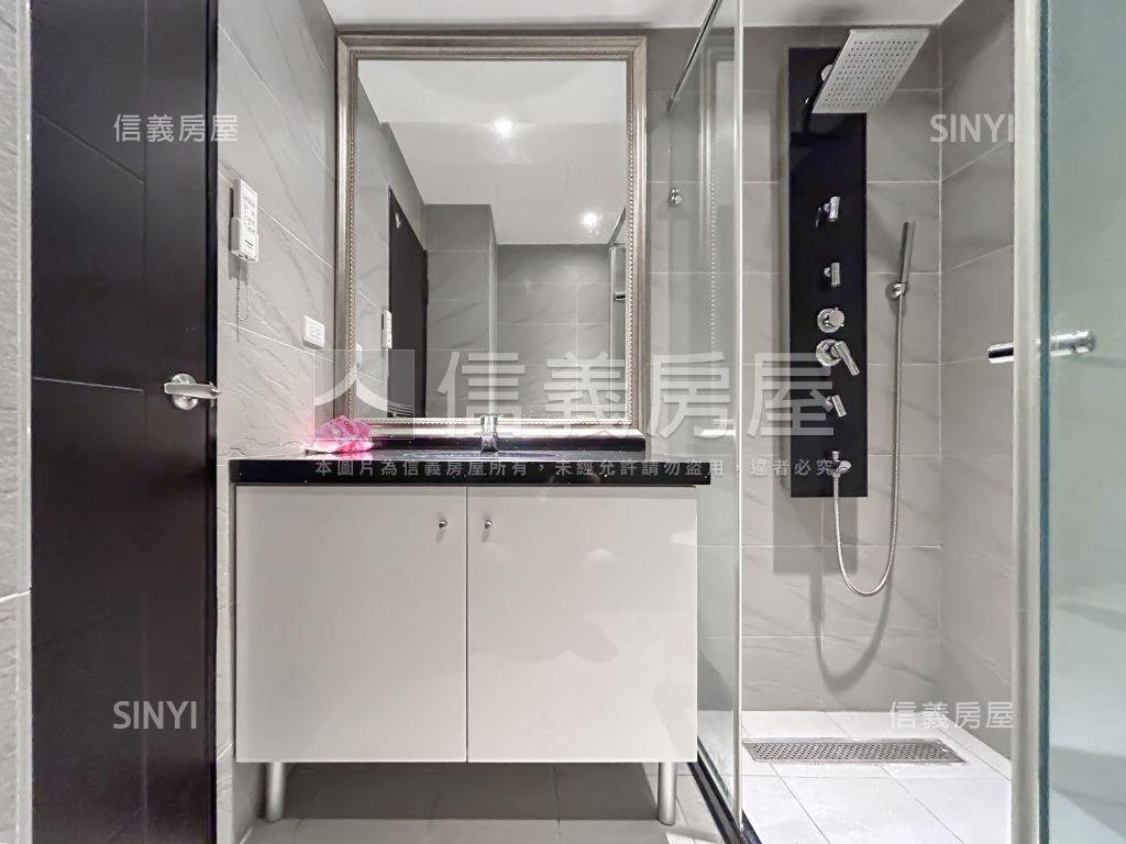 超級花園華麗兩房車位房屋室內格局與周邊環境