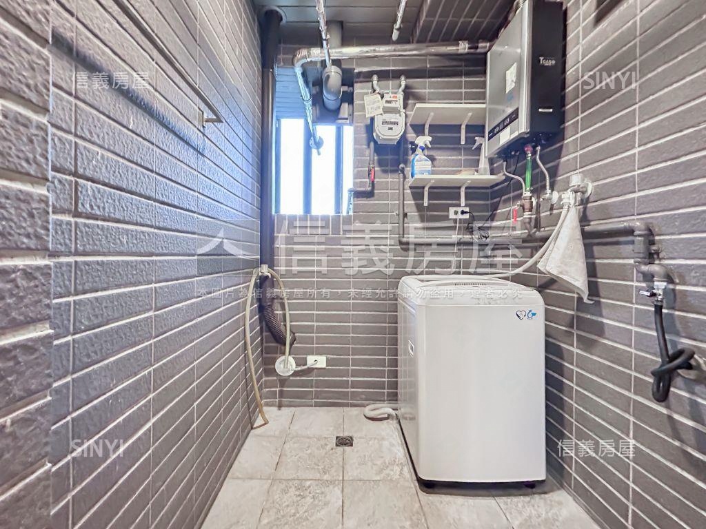 超級花園華麗兩房車位房屋室內格局與周邊環境