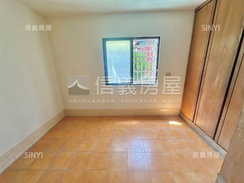 【精選】楠梓成家車庫透天房屋室內格局與周邊環境