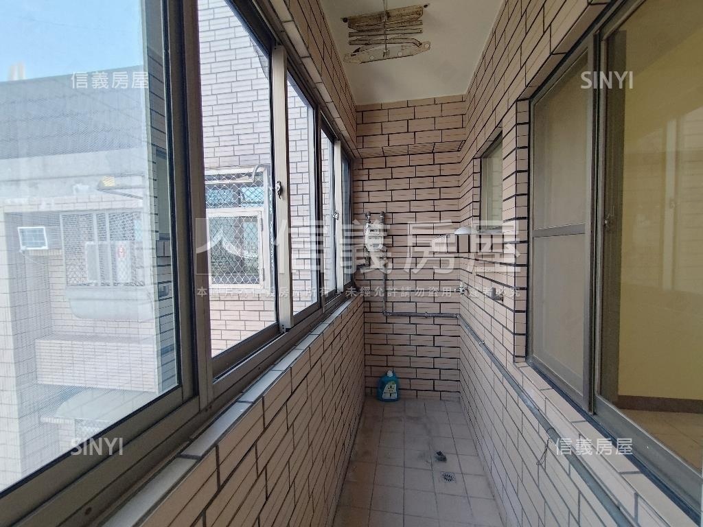 五甲高樓景觀三房車位房屋室內格局與周邊環境