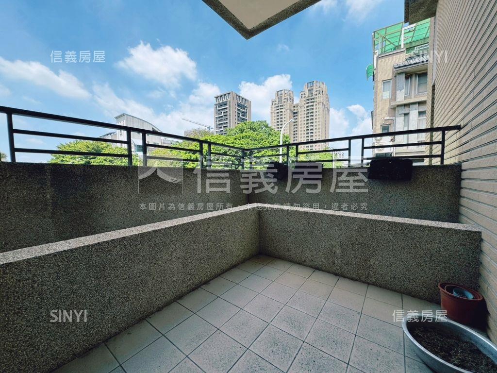 近普霖斯頓輕屋齡邊間別墅房屋室內格局與周邊環境
