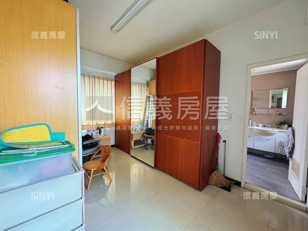 近普霖斯頓輕屋齡邊間別墅房屋室內格局與周邊環境