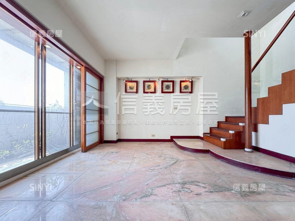 近１１期破百大坪數雙平車房屋室內格局與周邊環境