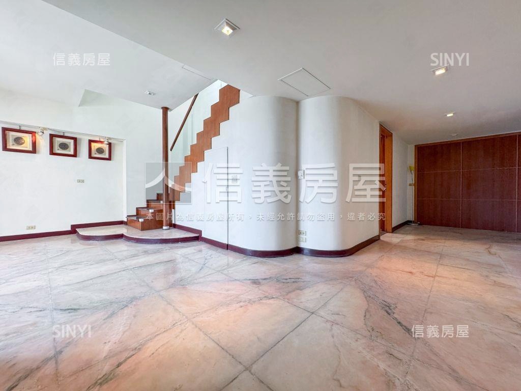 近１１期破百大坪數雙平車房屋室內格局與周邊環境