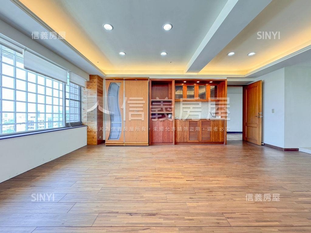 近１１期破百大坪數雙平車房屋室內格局與周邊環境