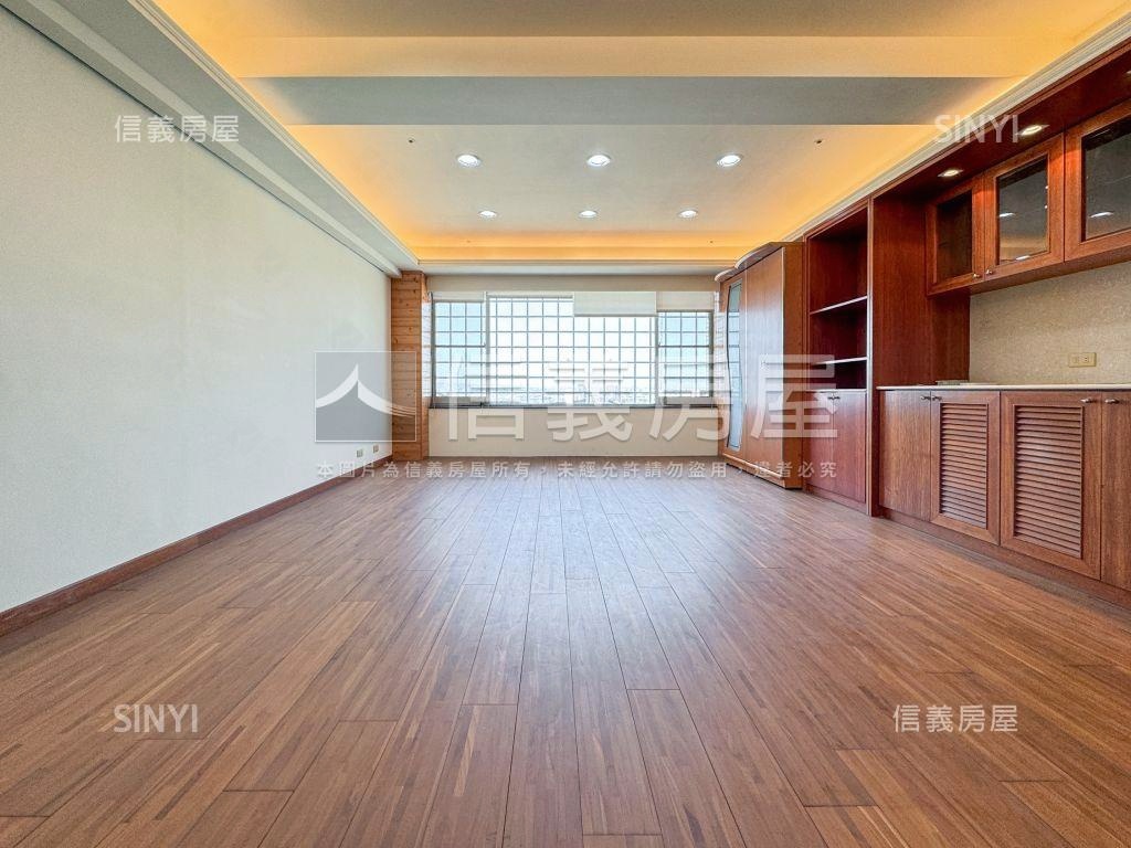 近１１期破百大坪數雙平車房屋室內格局與周邊環境