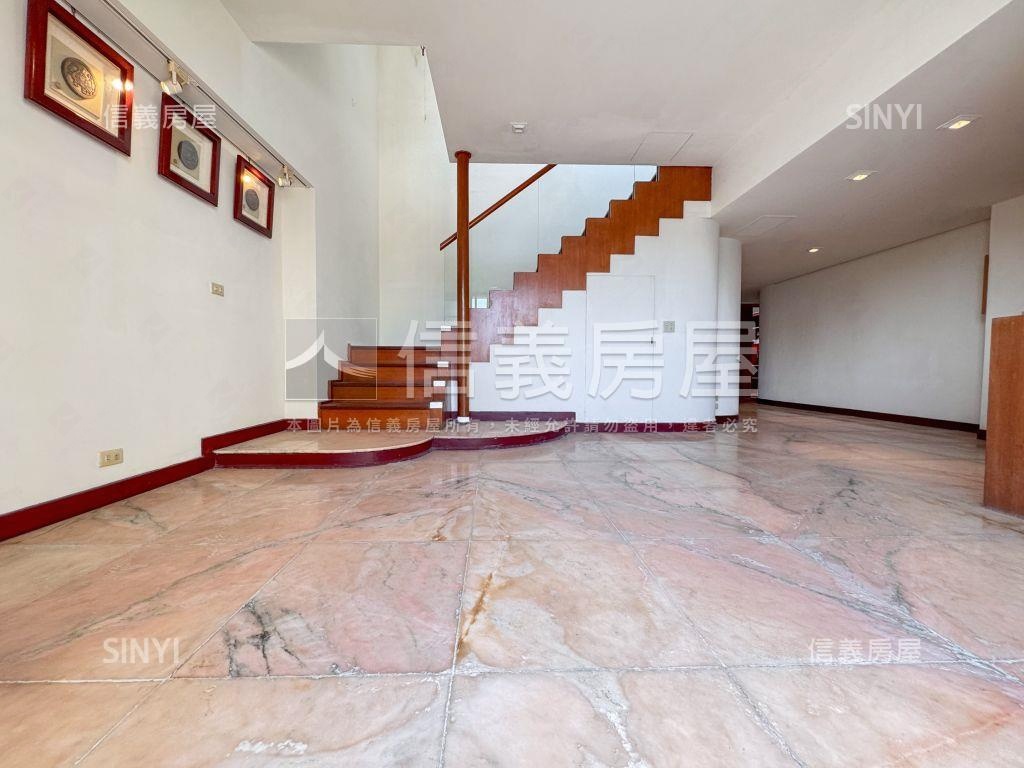 近１１期破百大坪數雙平車房屋室內格局與周邊環境