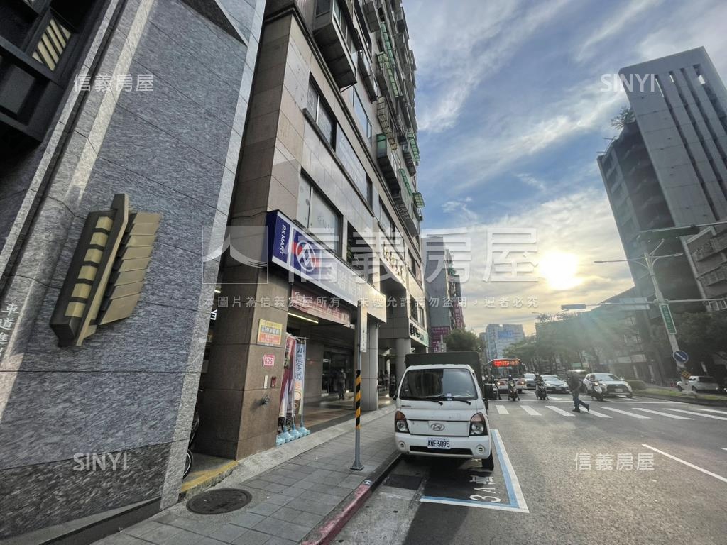翔譽臻邸‧稀有空屋房屋室內格局與周邊環境
